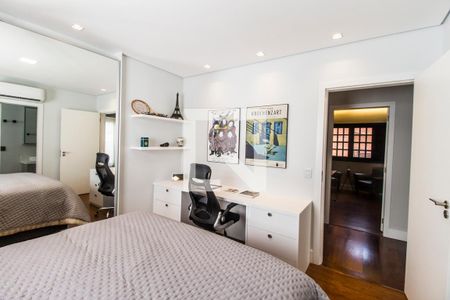 Casa de condomínio à venda com 380m², 3 quartos e 4 vagas Casa de condomínio à venda com 380m², 3 quartos e 4 vagasSuíte 2