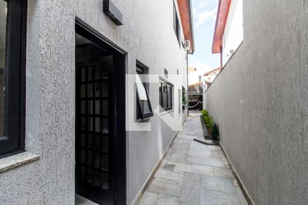 Casa de condomínio à venda com 380m², 3 quartos e 4 vagas Casa de condomínio à venda com 380m², 3 quartos e 4 vagasCorredorCorredor