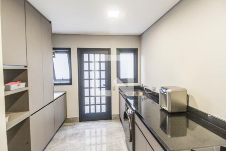 Casa de condomínio à venda com 380m², 3 quartos e 4 vagas Casa de condomínio à venda com 380m², 3 quartos e 4 vagasÁrea de Serviço