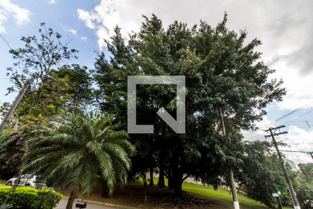 Casa de condomínio à venda com 380m², 3 quartos e 4 vagas Casa de condomínio à venda com 380m², 3 quartos e 4 vagasVista da Rua