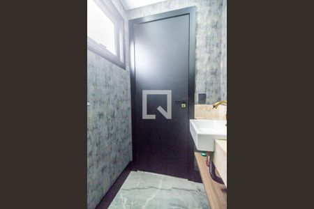 Casa de condomínio à venda com 380m², 3 quartos e 4 vagas Casa de condomínio à venda com 380m², 3 quartos e 4 vagasLavabo 2