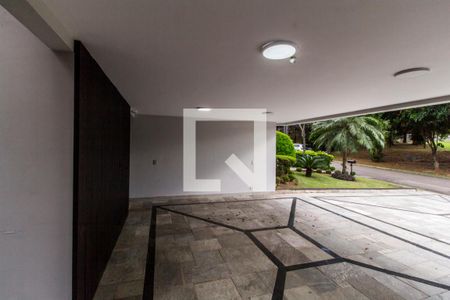 Casa de condomínio à venda com 380m², 3 quartos e 4 vagas Casa de condomínio à venda com 380m², 3 quartos e 4 vagasGaragem