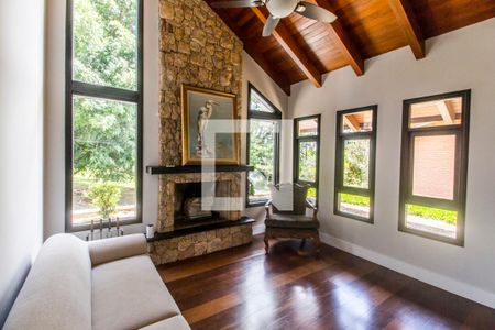 Casa de condomínio à venda com 380m², 3 quartos e 4 vagas Casa de condomínio à venda com 380m², 3 quartos e 4 vagasSala