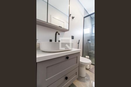 Casa de condomínio à venda com 380m², 3 quartos e 4 vagas Casa de condomínio à venda com 380m², 3 quartos e 4 vagasBanheiro da Suíte 1