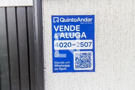 Casa de condomínio à venda com 380m², 3 quartos e 4 vagas Casa de condomínio à venda com 380m², 3 quartos e 4 vagasPlaca