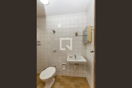 Casa para alugar com 656m², 3 quartos e 3 vagas Casa para alugar com 656m², 3 quartos e 3 vagasBanheiro Social