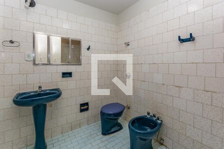 Casa para alugar com 656m², 3 quartos e 3 vagas Casa para alugar com 656m², 3 quartos e 3 vagasBanheiro da Suíte 1