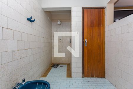 Casa para alugar com 656m², 3 quartos e 3 vagas Casa para alugar com 656m², 3 quartos e 3 vagasBanheiro da Suíte 1