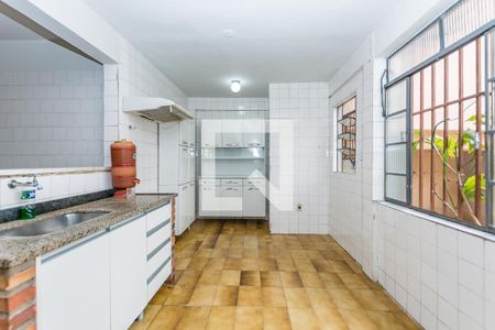 Casa para alugar com 656m², 3 quartos e 3 vagas Casa para alugar com 656m², 3 quartos e 3 vagasCozinha