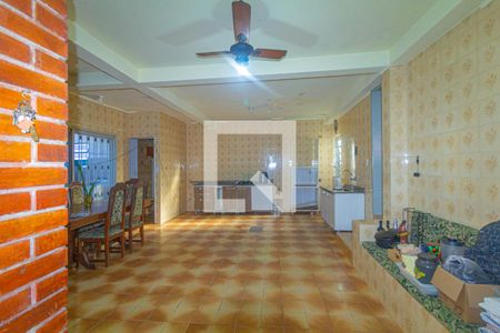 Casa à venda com 160m², 2 quartos e 4 vagasCozinha e varanda gourmet