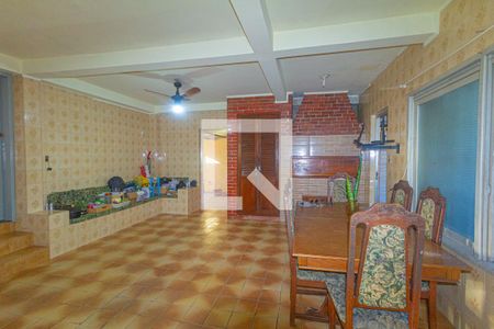 Casa à venda com 160m², 2 quartos e 4 vagasCozinha e varanda gourmet