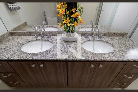 Apartamento à venda com 156m², 3 quartos e 3 vagasDetalhe Banheiro - Suíte 3