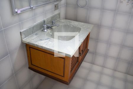 Apartamento à venda com 243m², 3 quartos e 2 vagasBanheiro da Suíte