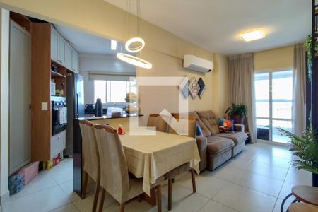 Apartamento para alugar com 72m², 2 quartos e 2 vagasSala
