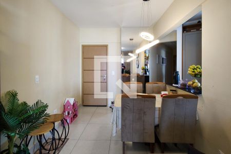 Sala de apartamento para alugar com 2 quartos, 72m² em Vila Caiçara, Praia Grande