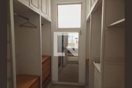 Apartamento à venda com 243m², 3 quartos e 2 vagasCloset do quarto 4