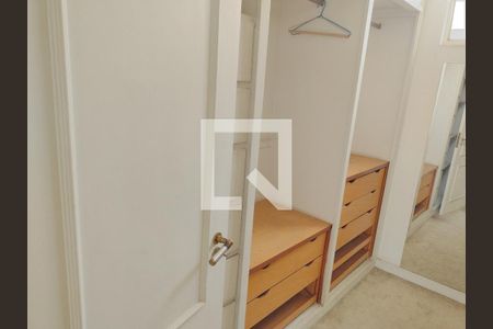 Apartamento à venda com 243m², 3 quartos e 2 vagasCloset do quarto 4