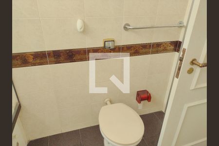 Apartamento à venda com 243m², 3 quartos e 2 vagasBanheiro do Quarto 4