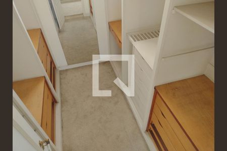 Apartamento à venda com 243m², 3 quartos e 2 vagasCloset do quarto 4