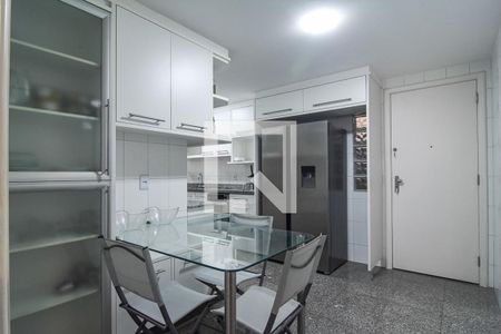 Apartamento à venda com 145m², 4 quartos e 2 vagas