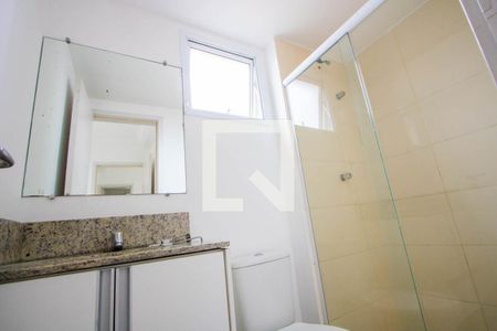 Apartamento à venda com 70m², 2 quartos e 2 vagasBanheiro do quarto 1