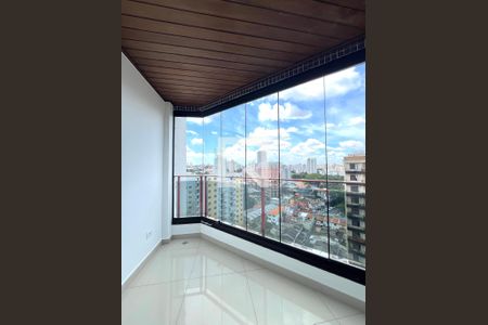Apartamento à venda com 83m², 3 quartos e 1 vaga Apartamento à venda com 83m², 3 quartos e 1 vagaVaranda