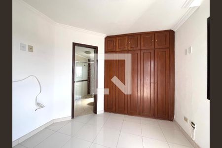 Apartamento à venda com 83m², 3 quartos e 1 vaga Apartamento à venda com 83m², 3 quartos e 1 vagaSuíte