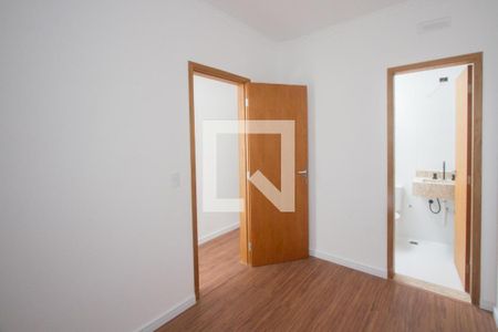 Casa à venda com 120m², 3 quartos e 2 vagasSuíte 2