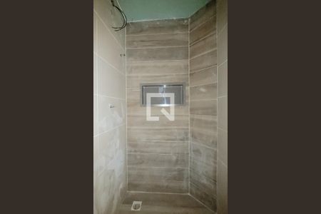 Apartamento para alugar com 61m², 2 quartos e 2 vagas Apartamento para alugar com 61m², 2 quartos e 2 vagasBanheiro da suíte