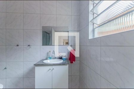 Casa à venda com 178m², 4 quartos e 1 vaga Casa à venda com 178m², 4 quartos e 1 vagaBanheiro Social