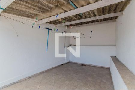 Casa à venda com 178m², 4 quartos e 1 vaga Casa à venda com 178m², 4 quartos e 1 vagaQuintal