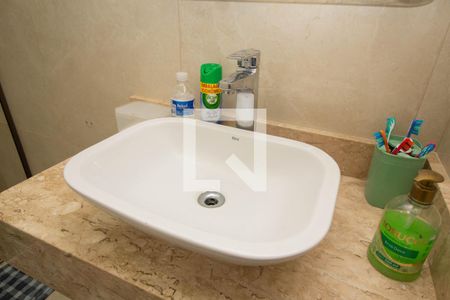 Casa à venda com 166m², 4 quartos e 2 vagasBanheiro 2