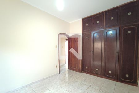 Casa à venda com 290m², 3 quartos e 4 vagas Casa à venda com 290m², 3 quartos e 4 vagasQuarto 3