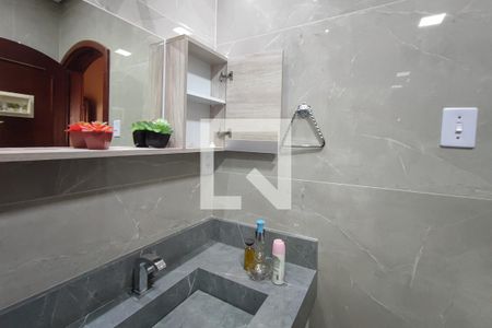 Casa à venda com 290m², 3 quartos e 4 vagas Casa à venda com 290m², 3 quartos e 4 vagasBanheiro Social