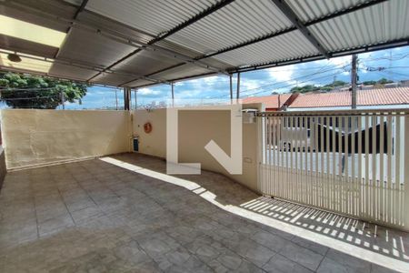 Casa à venda com 290m², 3 quartos e 4 vagas Casa à venda com 290m², 3 quartos e 4 vagasQuintal - Garagem