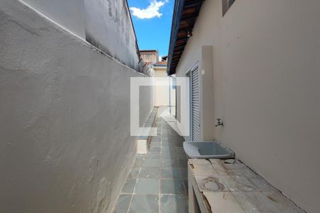 Casa à venda com 290m², 3 quartos e 4 vagas Casa à venda com 290m², 3 quartos e 4 vagasCorredor - Quintal