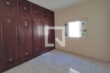 Casa à venda com 290m², 3 quartos e 4 vagas Casa à venda com 290m², 3 quartos e 4 vagasQuarto 2