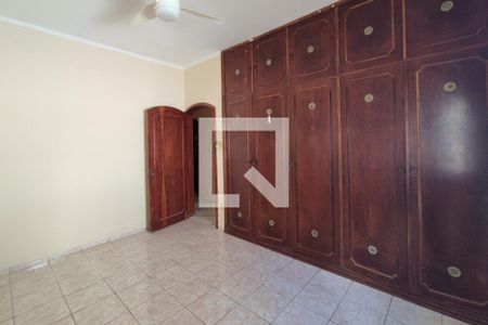 Casa à venda com 290m², 3 quartos e 4 vagas Casa à venda com 290m², 3 quartos e 4 vagasQuarto 2