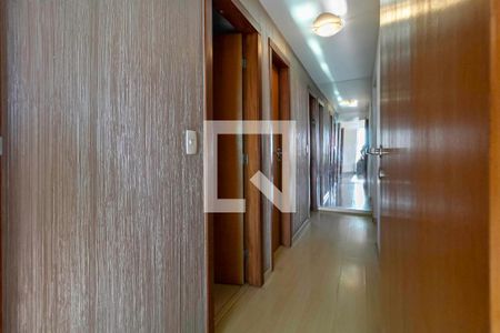 Corredor de apartamento à venda com 4 quartos, 135m² em Ouro Preto, Belo Horizonte