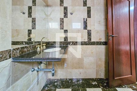 Casa de condomínio para alugar com 1000m², 7 quartos e 6 vagas Casa de condomínio para alugar com 1000m², 7 quartos e 6 vagasbanheiro da Suíte 4