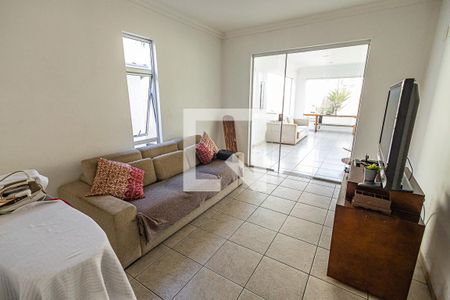 Casa à venda com 1000m², 4 quartos e 3 vagas Casa à venda com 1000m², 4 quartos e 3 vagasSala 2