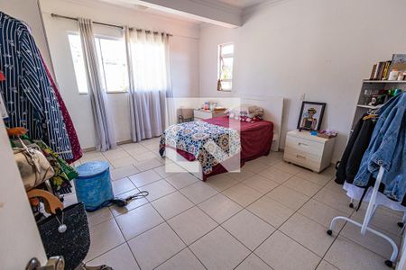 Casa à venda com 1000m², 4 quartos e 3 vagas Casa à venda com 1000m², 4 quartos e 3 vagasQuarto 3 / suite