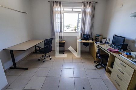 Casa à venda com 1000m², 4 quartos e 3 vagas Casa à venda com 1000m², 4 quartos e 3 vagasQuarto de Serviço