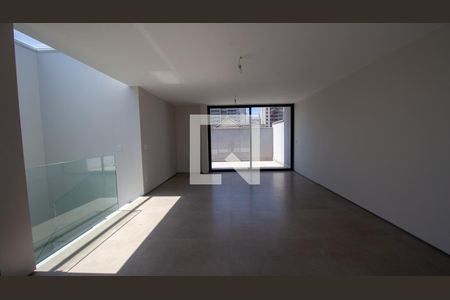 Casa de condomínio à venda com 350m², 4 quartos e 2 vagasSotão