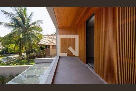 Casa de condomínio à venda com 350m², 4 quartos e 2 vagasVaranda da Suíte 2