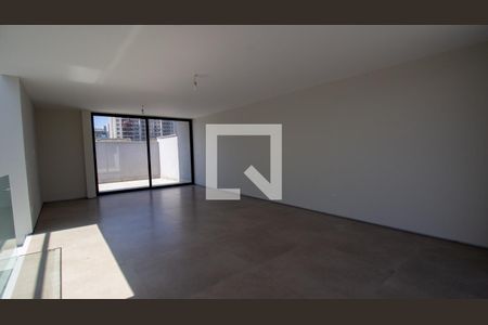 Casa de condomínio à venda com 350m², 4 quartos e 2 vagasSotão