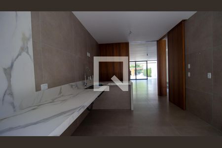 Casa de condomínio à venda com 350m², 4 quartos e 2 vagasCozinha