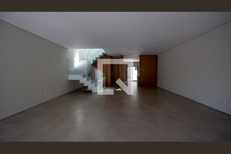 Sala de casa de condomínio à venda com 4 quartos, 350m² em Barra da Tijuca, Rio de Janeiro