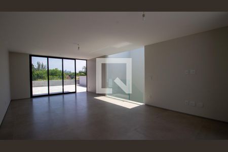 Casa de condomínio à venda com 350m², 4 quartos e 2 vagasSotão