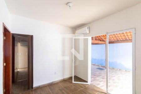 Sala de casa para alugar com 2 quartos, 90m² em Campo Grande, Rio de Janeiro